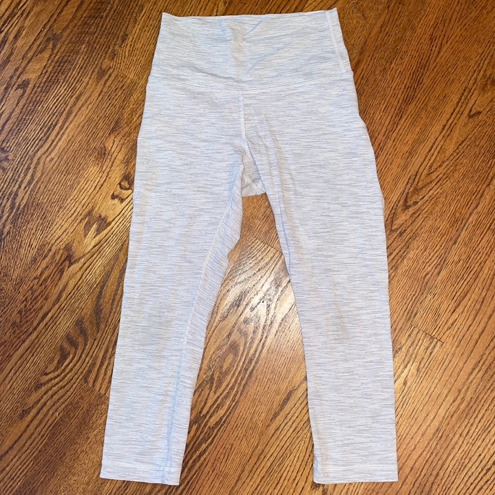 Lululemon 23” cropped leggings